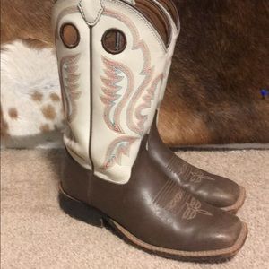 Justin boots size 6